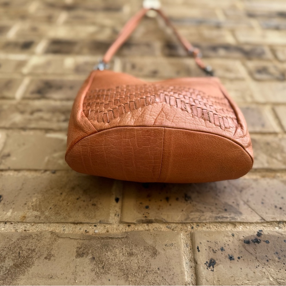 Day and Mood leather Peony Crossbody bag woven design - Picture 4 of 13